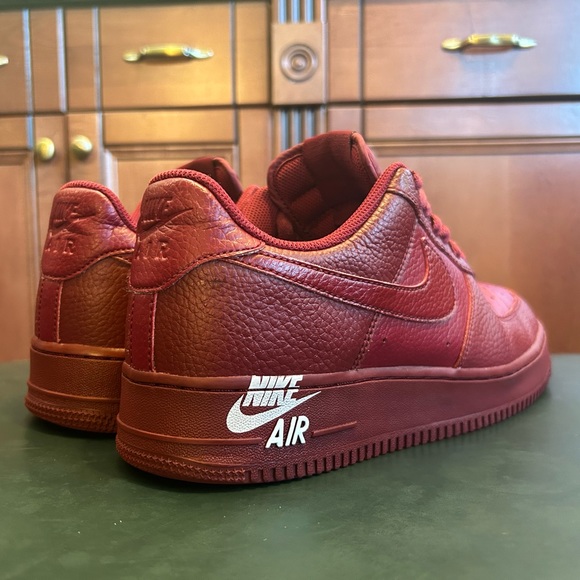 Nike Men's Air Force 1 Low '07 LV8 Burgundy AJ7280-600 - Sz 10 - EXCELLENT - Picture 9 of 13